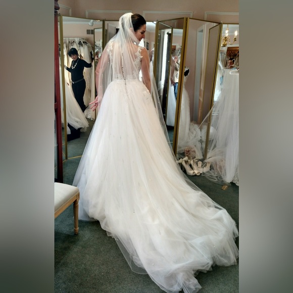 WEDDING DRESS BRAND NEW + Detachable Skirt + Veil - Ivory - Picture 5 of 7